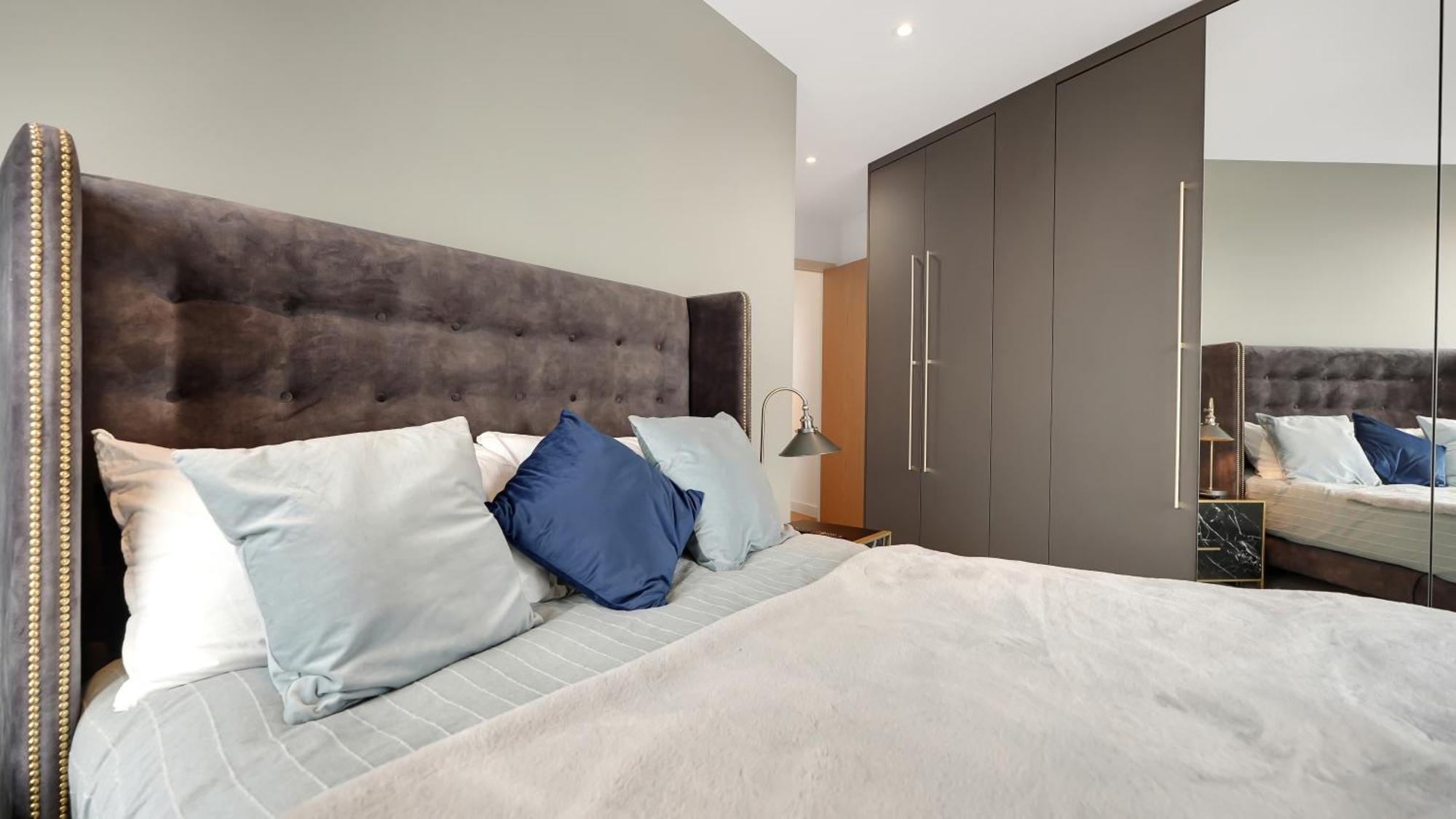 Modern And Spacious Penthouse Apartment In Putney With Free Parking 런던 외부 사진