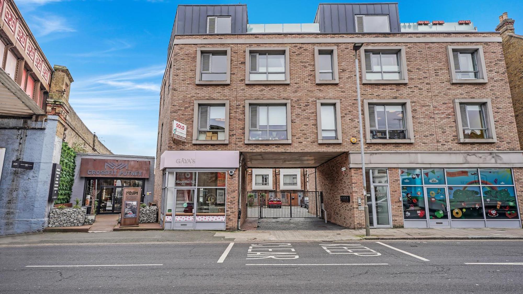 Modern And Spacious Penthouse Apartment In Putney With Free Parking 런던 외부 사진