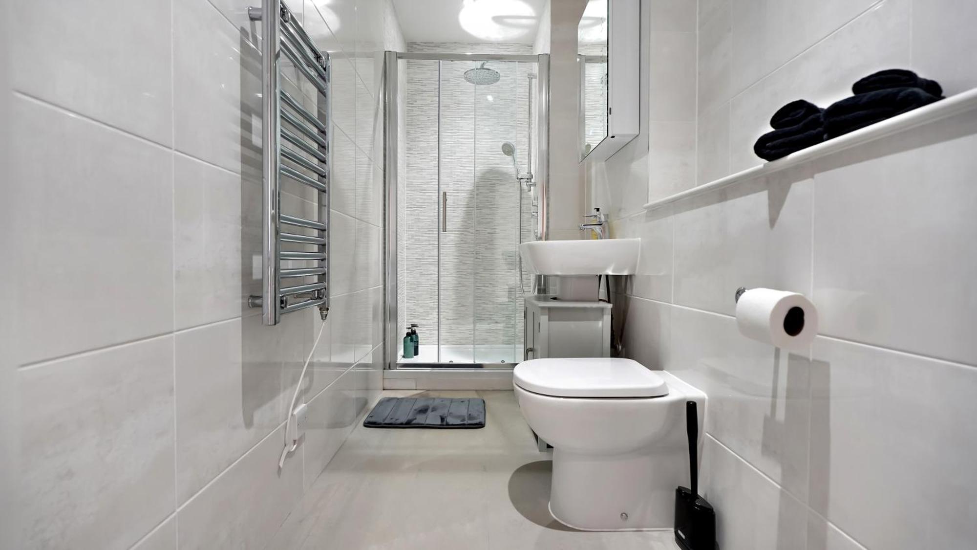 Modern And Spacious Penthouse Apartment In Putney With Free Parking 런던 외부 사진