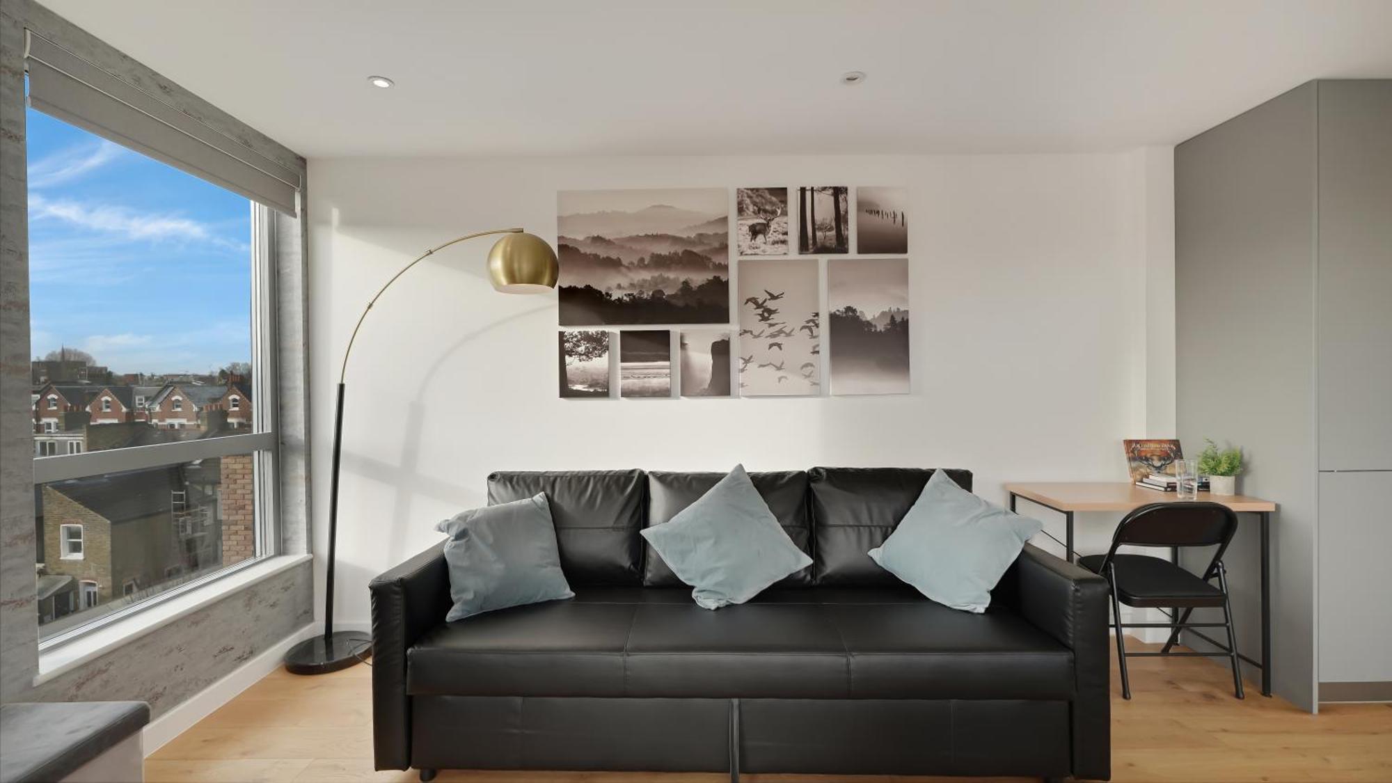 Modern And Spacious Penthouse Apartment In Putney With Free Parking 런던 외부 사진